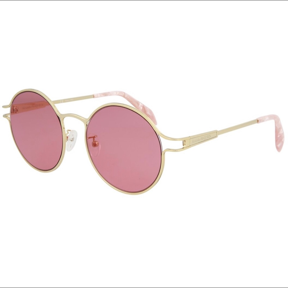 Hip-Beautiful Alexandra McQueen Sun Shades 😎